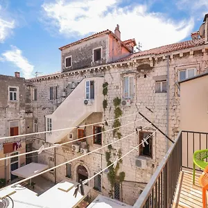 Two Bedroom In Center Igor Apartment Zadar